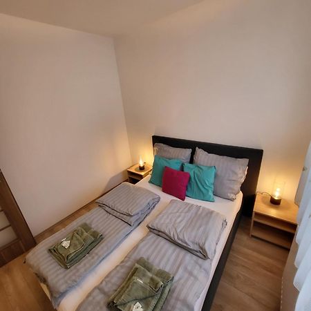 Triangol Apartman: Fuerdo, Belvaros, Egyetem Ráb Exteriér fotografie