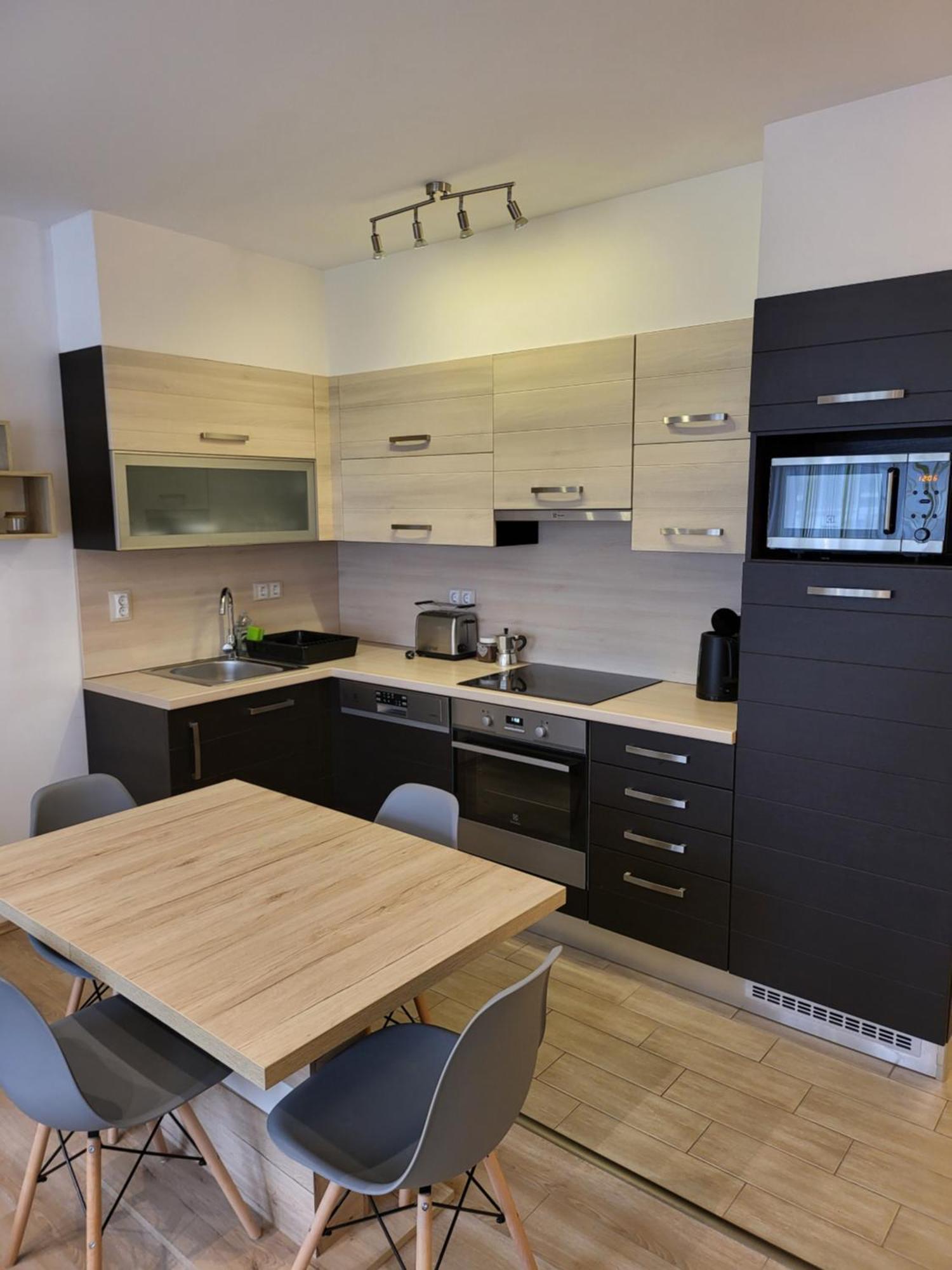 Triangol Apartman: Fuerdo, Belvaros, Egyetem Ráb Exteriér fotografie