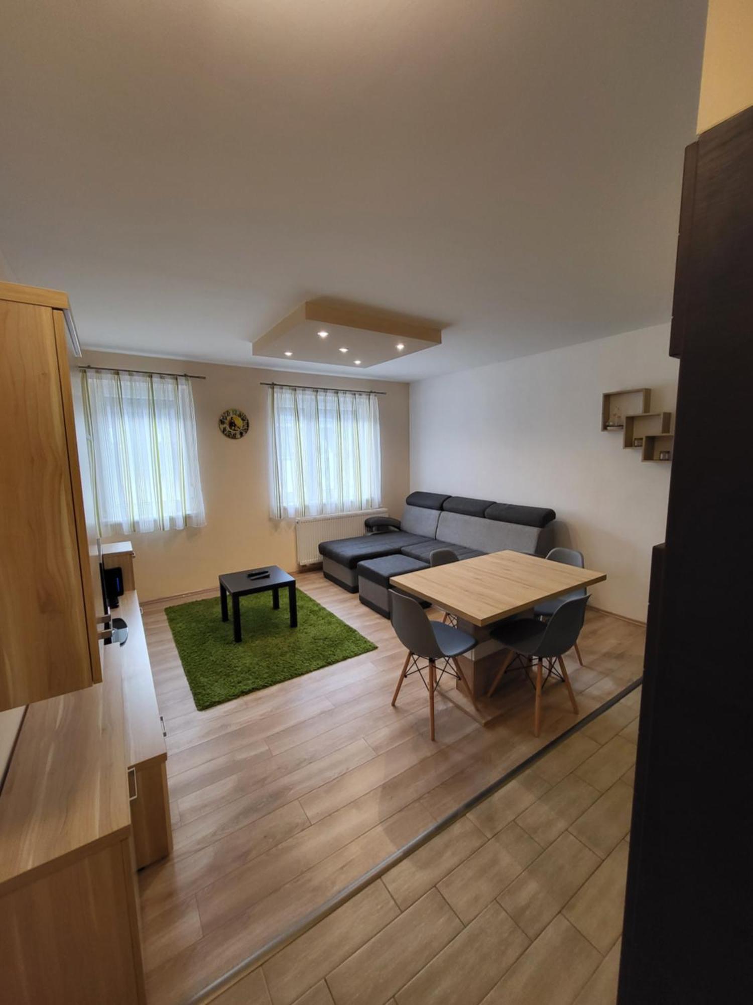 Triangol Apartman: Fuerdo, Belvaros, Egyetem Ráb Exteriér fotografie