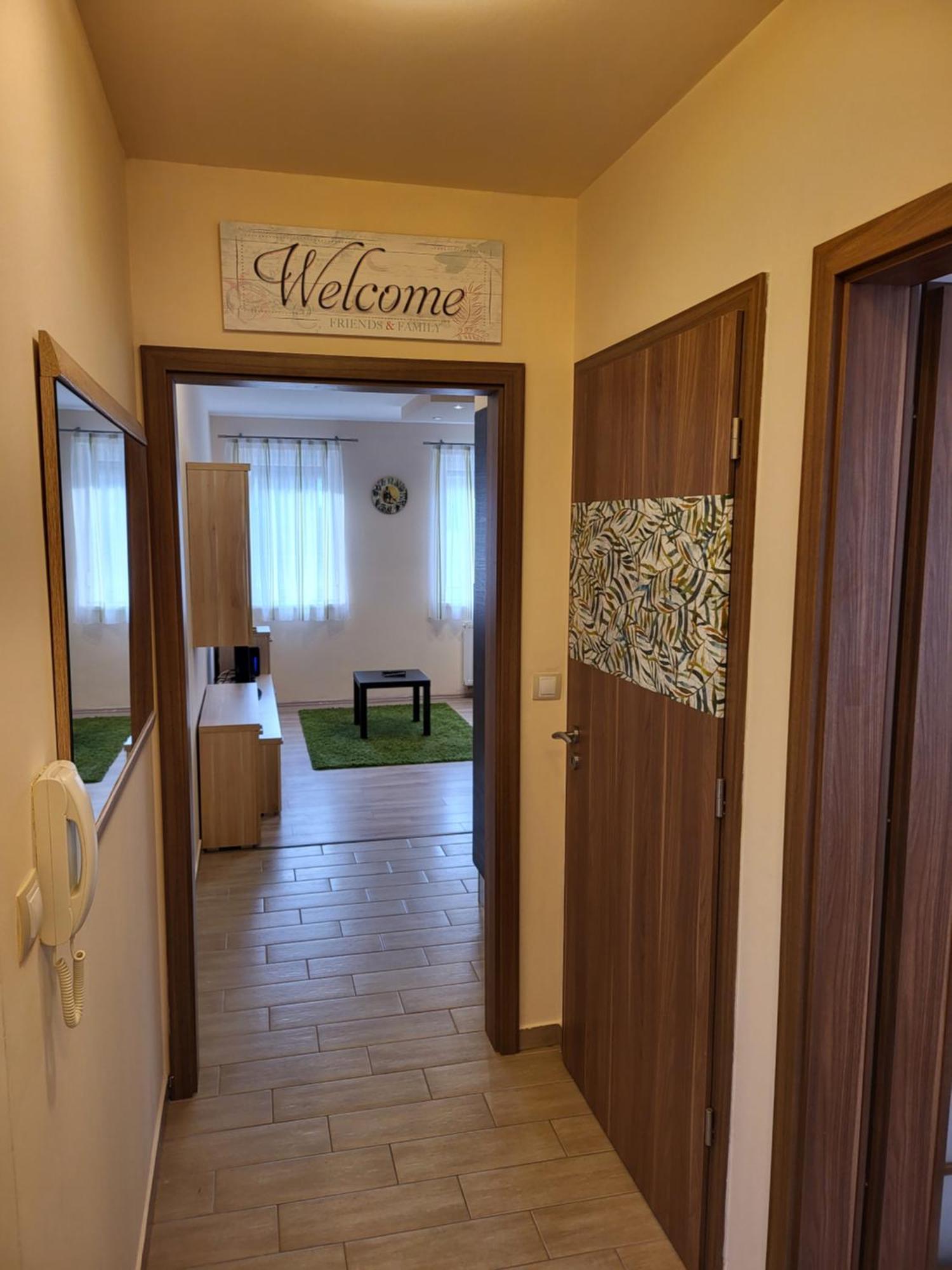 Triangol Apartman: Fuerdo, Belvaros, Egyetem Ráb Exteriér fotografie